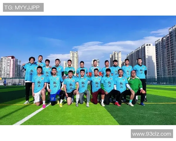 六大足球巨星齐聚一堂合影留念展示足球界最强阵容